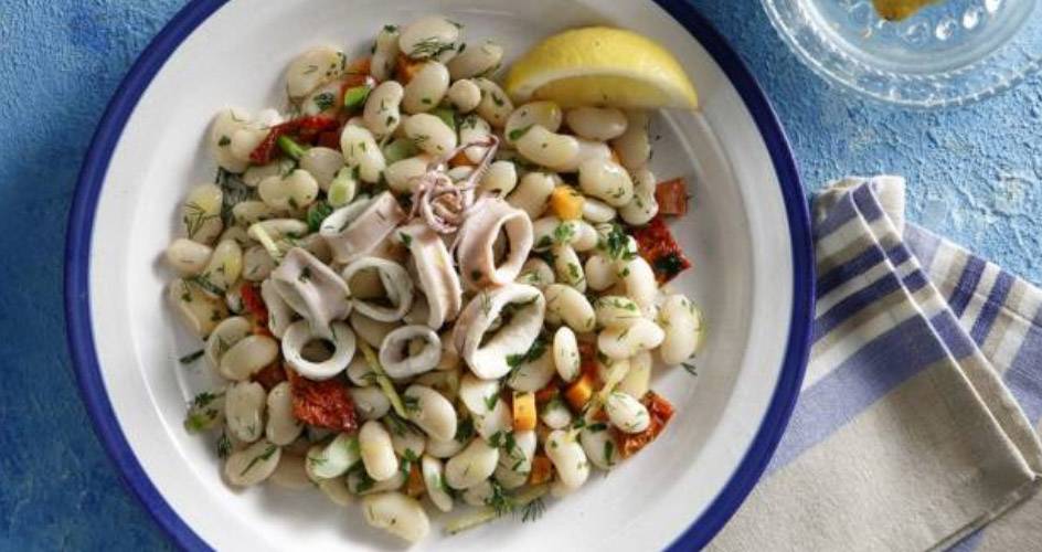 Bean salad with squid