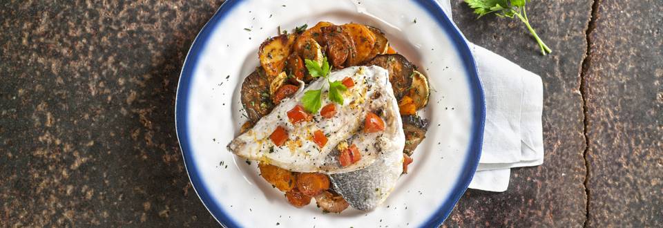 Baked sea bream fillet with vegetabes