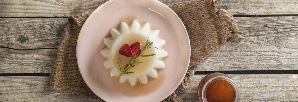 Panna Cotta with rosemary flavored honey sauce